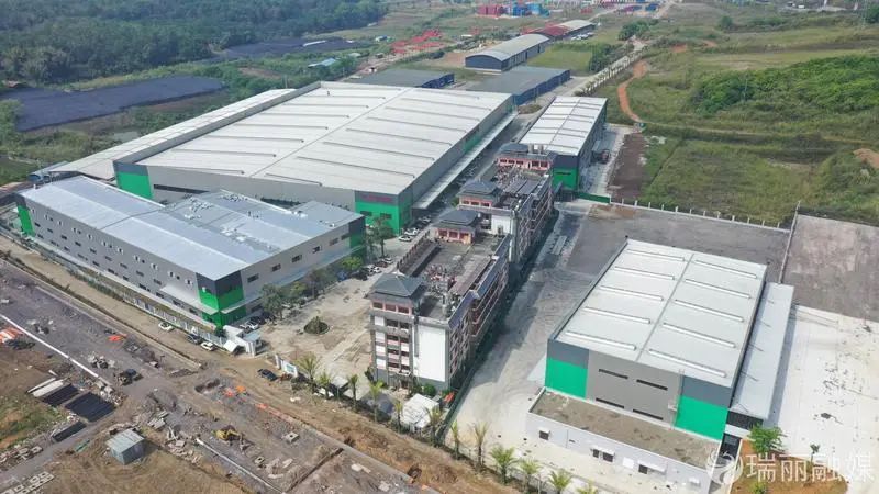 云南摄氏度服饰有限公司投资发展_瑞丽服装_瑞丽沿边产业园区畹町片区服装企业