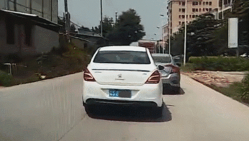 第一位碰瓷党_东莞碰瓷党 共享单车碰瓷党 道路交通安全