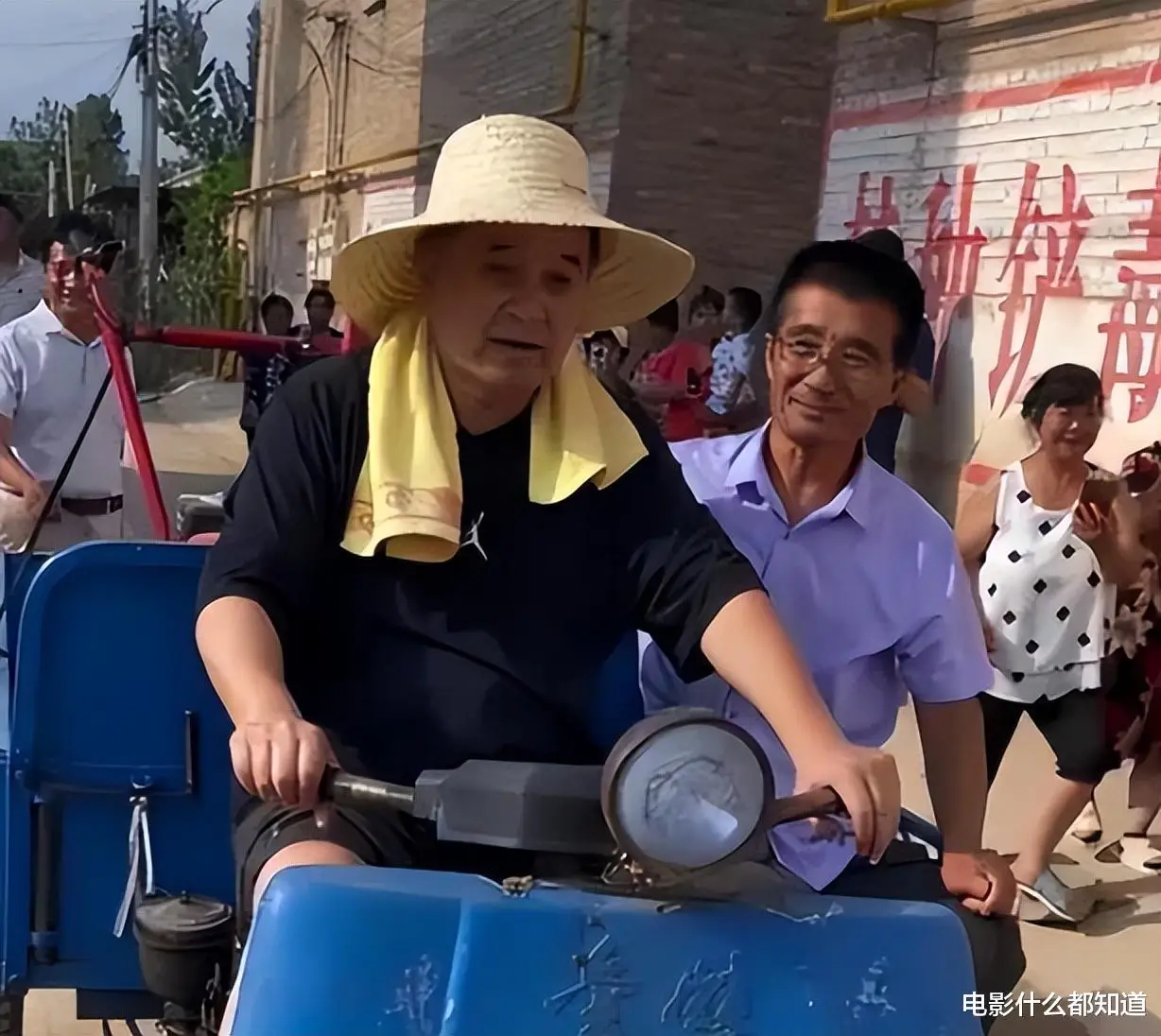 毕福剑酒后失言被央视封杀原因_毕福剑 智取威虎山_毕福剑星光大道被封杀事件