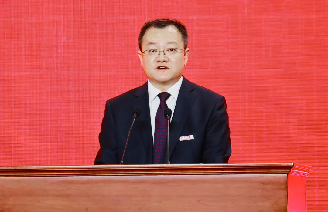 浙江一大学校长开学讲话：少刷小红书_新学期寄语_高校校长开学致辞