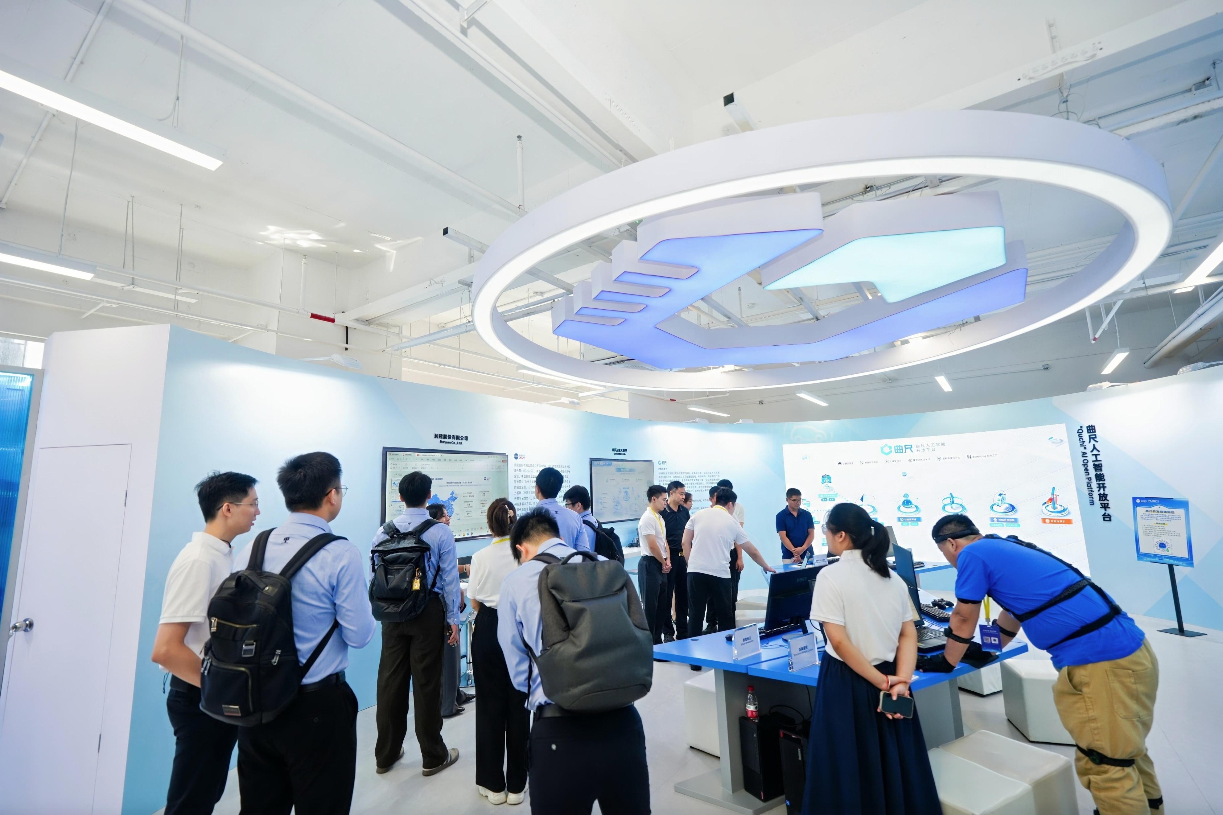 2025年9月南宁东盟经济开发区秋季招聘_2025中国广西东盟人工智能应用生态交流会_人工智能与实体经济深度融合