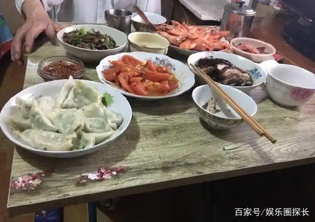 春晚笑脸哥 冉少平 家庭背景_春晚笑脸哥 冉东升 20年现场观礼经历_春晚观众席笑脸哥