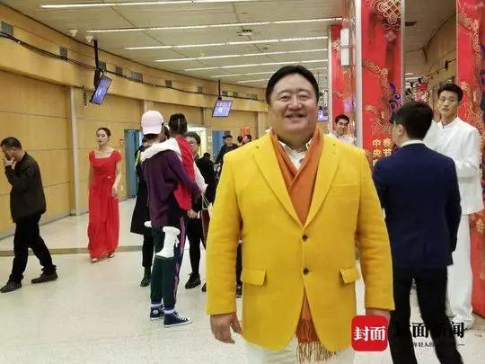 从1999年到2017年只缺席一次春晚现场的笑脸哥冉东升_被称为春晚最牛观众19年钉子户突然离席_春晚笑脸哥冉东升