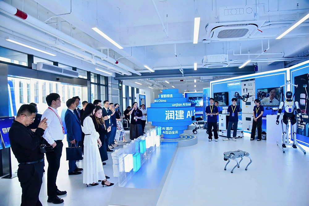 2025年9月南宁东盟经济开发区秋季招聘_2025中国广西东盟人工智能应用生态交流会_人工智能与实体经济深度融合