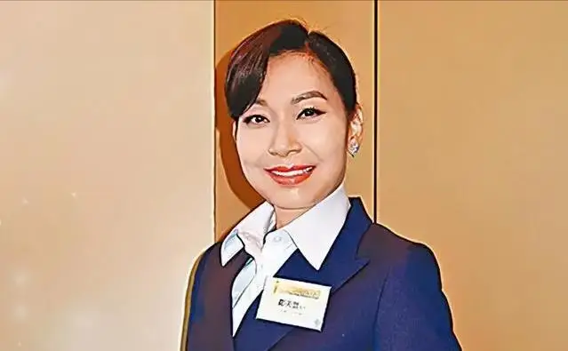 吕良伟王瑞婚姻故事_吕良伟老婆的图片_吕良伟三个老婆