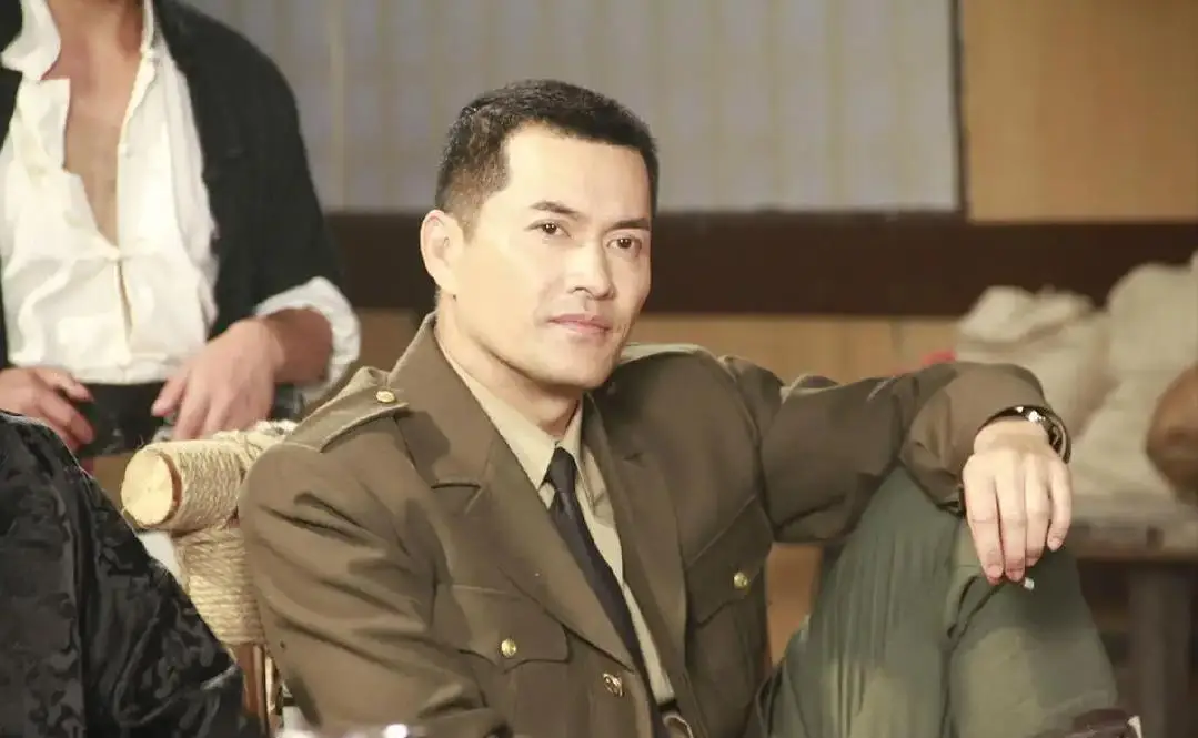 吕良伟三个老婆_吕良伟老婆的图片_吕良伟王瑞婚姻故事