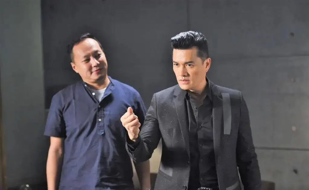 吕良伟老婆的图片_吕良伟三个老婆_吕良伟王瑞婚姻故事