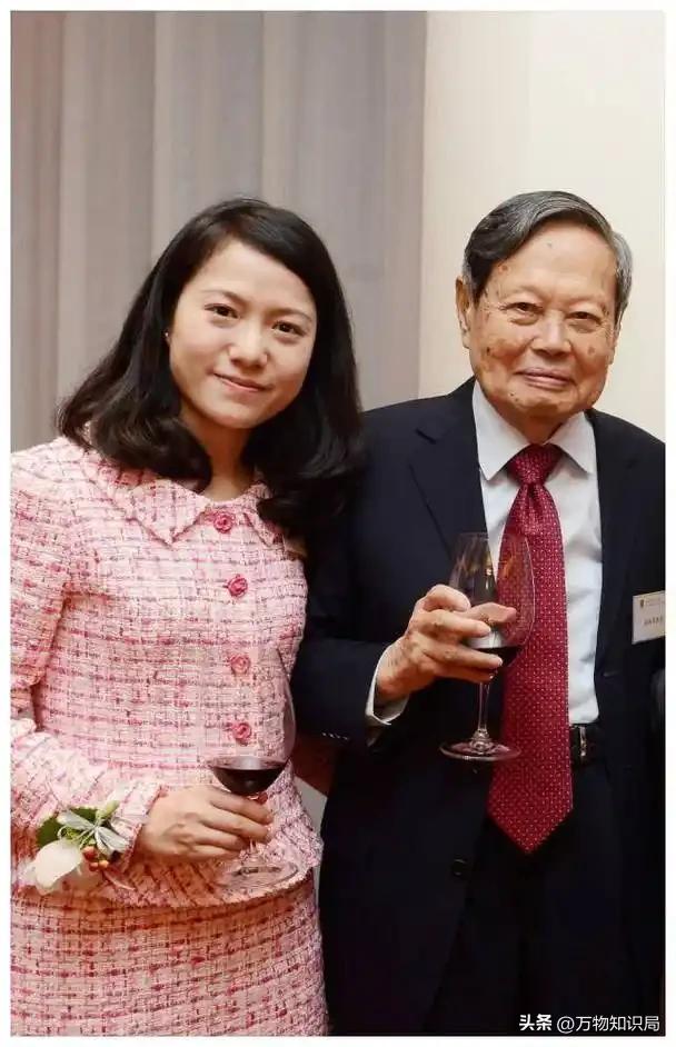 杨振宁 诺贝尔物理学奖 事迹_杨振宁 杨武之
