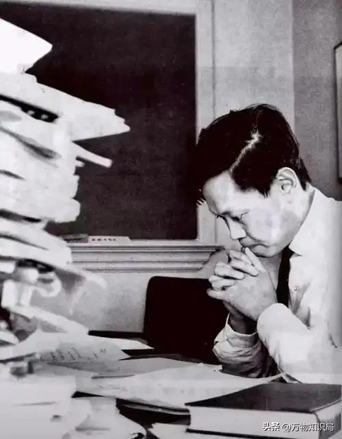 杨振宁 诺贝尔物理学奖 事迹_杨振宁 杨武之