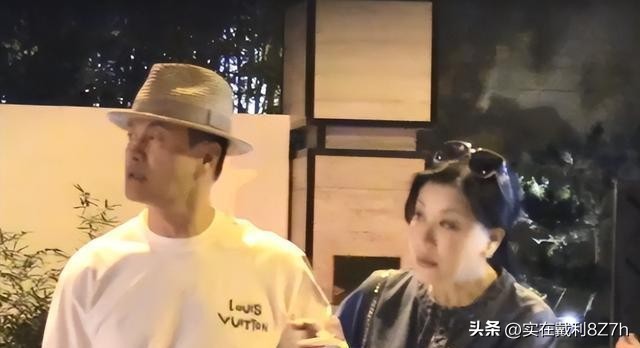 吕良伟老婆的图片_杨小娟贤内助_吕良伟幸福婚姻