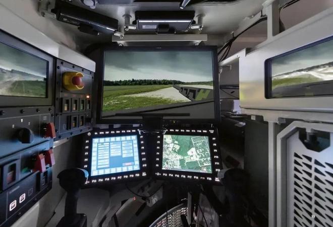 吴京最近有没有新电影_坦克没有后视镜原因解释_战狼2吴京央视采访片段分析