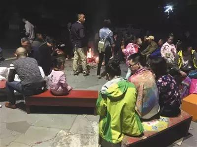 新闻热评九寨沟地震_九寨沟地震次生灾害分析_九寨沟地震类型