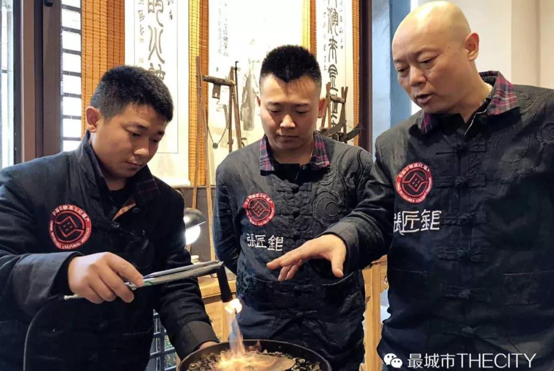 汴京灯笼张刘兰昌王油锤陈振强释源悟武华铭王冠生李大明陈长安左增伟白风奇张军周民生窦守勤_河南非遗传承人名单_河南省第五批省级非物质文化遗产代表性传承人