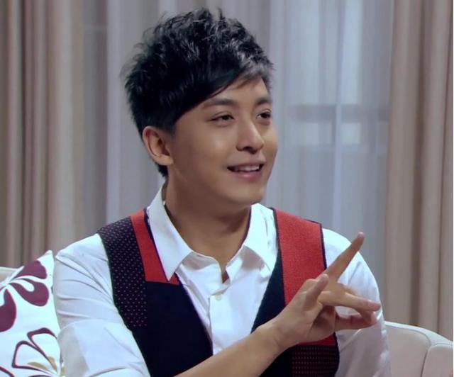 有些人表面上是普通租客，背地里却在当金甲战士，还和紫薇谈恋爱