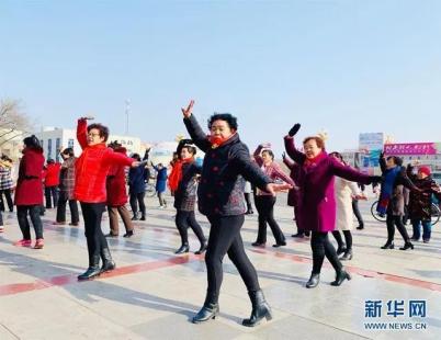 广场舞场地纠纷 社会治理_广场舞大妈铲掉停车线 法律处罚_老人为孙女回家停车铲掉门口花坛