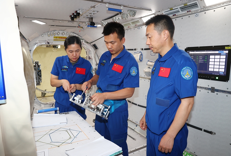 神舟二十二号飞船将在无人状态下发射_神舟十九号载人飞船发射成功_神舟十九号航天员出征仪式