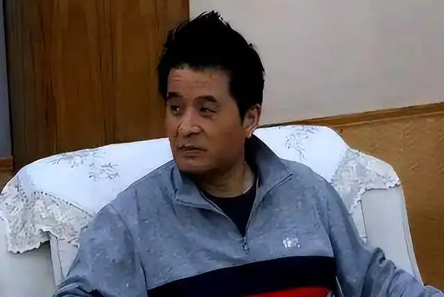 毕福剑女儿逆袭_毕福剑 饭局_毕凌硕士毕业照