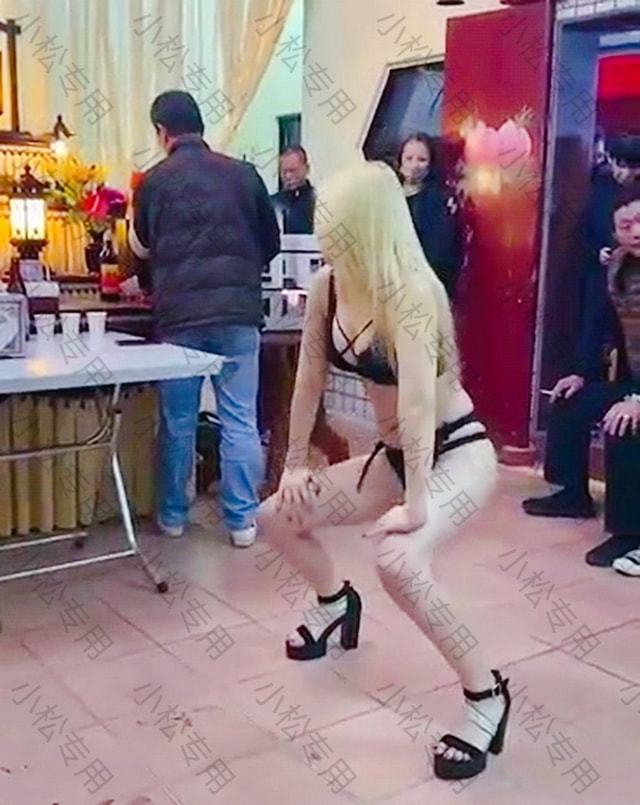 老人临终遗愿请美女跳舞_美女跳脱衣舞_葬礼请美女热舞