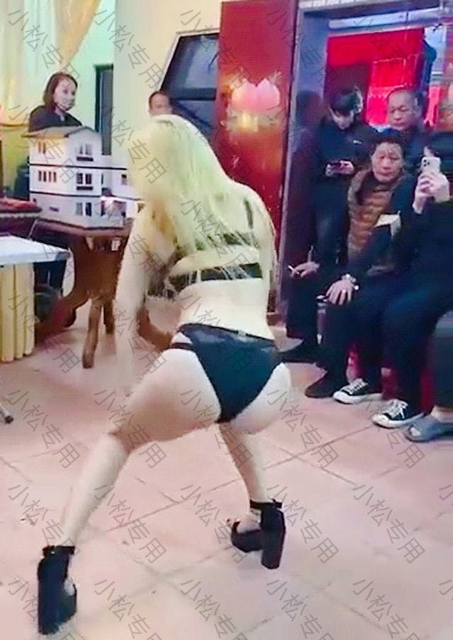 葬礼请美女热舞_美女跳脱衣舞_老人临终遗愿请美女跳舞