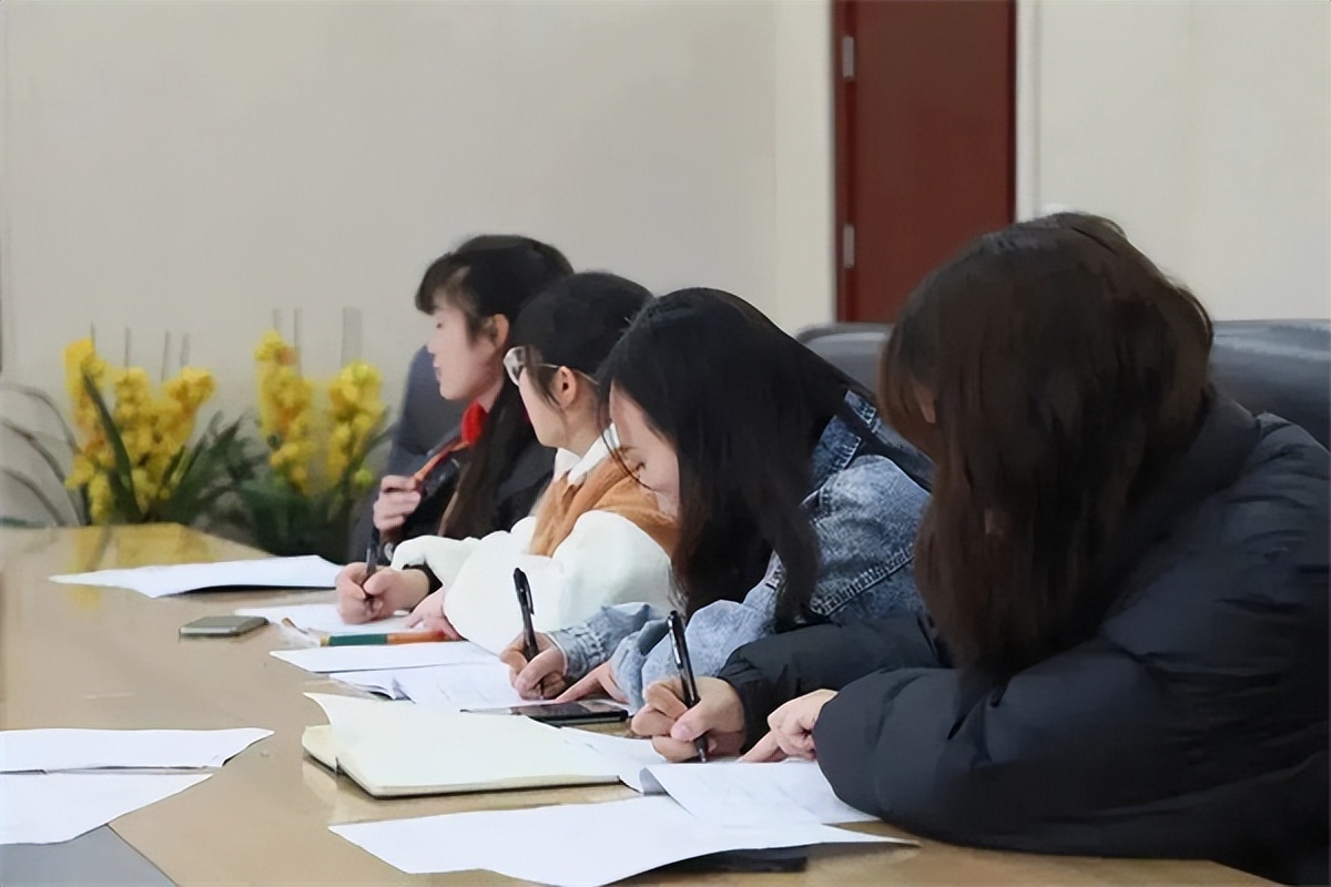 斜杠青年_校园新闻宣传工作_小学新闻稿怎么写