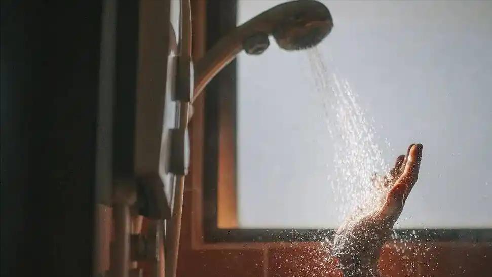 老年人冬季洗澡注意事项_冬季老年人洗澡频率_洗澡用什么洗最好