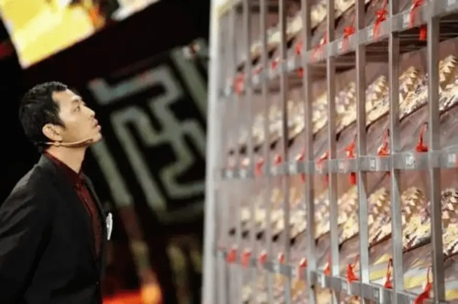 苏有朋为什么能火这么久_苏有朋主持金鸡奖前争分夺秒背稿_苏有朋女孩词条冲上热搜