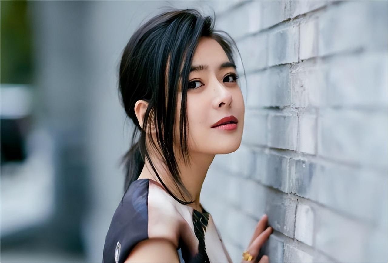 陈辰 程雷 感情故事_都市晚间主持人陈晨_陈辰 主持人 生涯经历