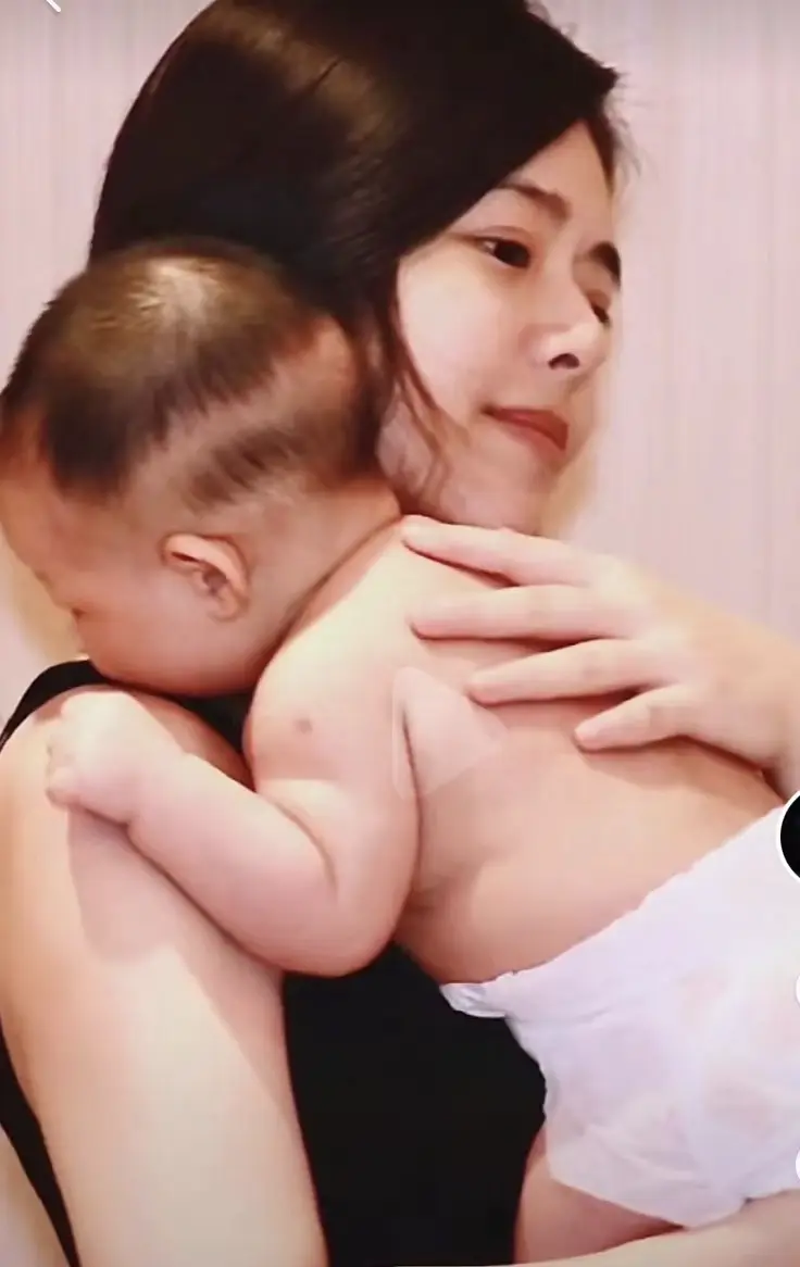 陈辰 主持人 生涯经历_都市晚间主持人陈晨_陈辰 程雷 感情故事