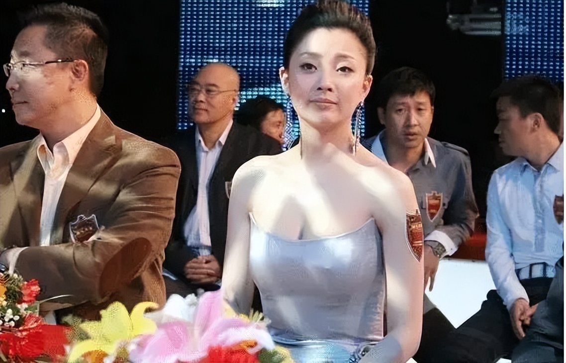 殷桃前夫沈俊成受贿案开审_殷桃豪宅庭院设计_殷桃真实生活体验