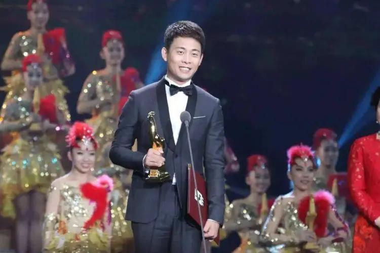 殷桃前夫沈俊成受贿案开审_殷桃真实生活体验_殷桃豪宅庭院设计