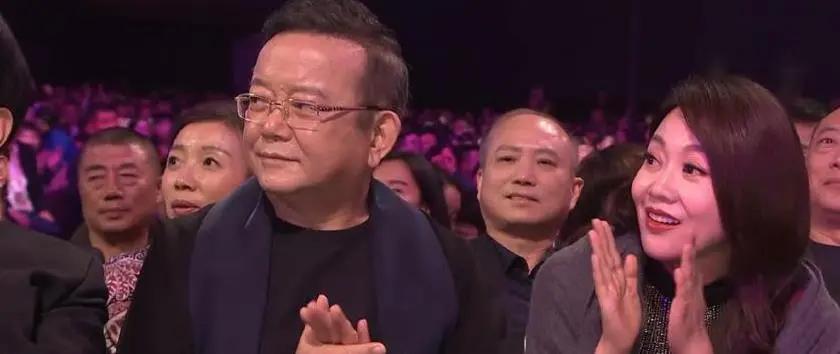 殷桃豪宅庭院设计_殷桃真实生活体验_殷桃前夫沈俊成受贿案开审