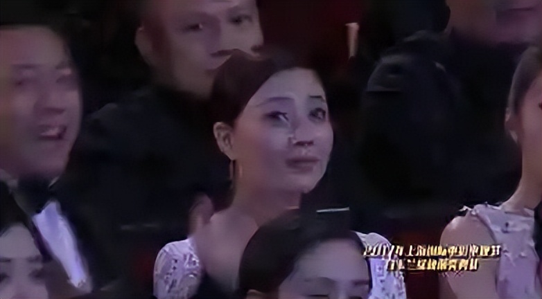 殷桃真实生活体验_殷桃前夫沈俊成受贿案开审_殷桃豪宅庭院设计