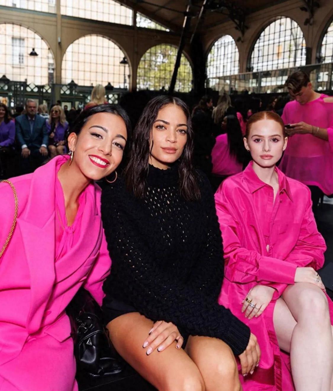 Barbiecore fashion trend_时尚芭比娃娃_Barbie-inspired outfit styles