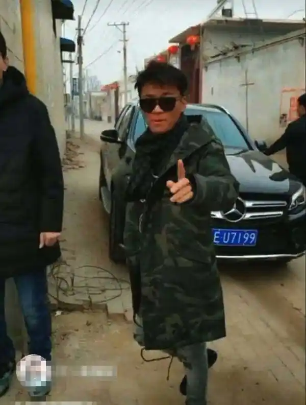 王宝强耍大牌_王源担心被问八卦_明星过年走亲访友