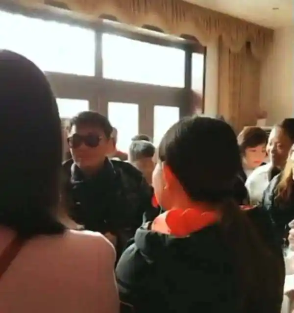 明星过年走亲访友_王源担心被问八卦_王宝强耍大牌