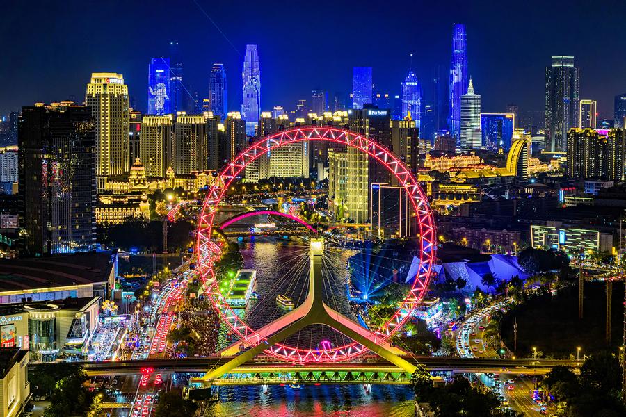 中国93大阅兵 西方世界霸权结束 上合组织天津峰会_93阅兵新闻报道稿