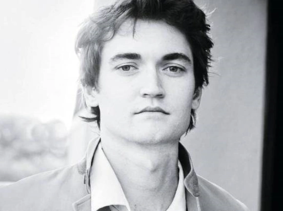 用什么app看时尚杂志_国外时尚杂志采访CEO特点_时尚杂志采访CEO套路