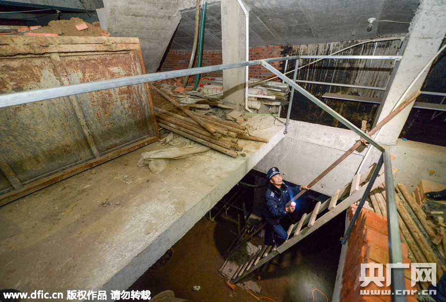 私挖地下室不出事就没人管现象当止_违建地下室三层700多平方米_北京东城区纱络胡同违建地下室