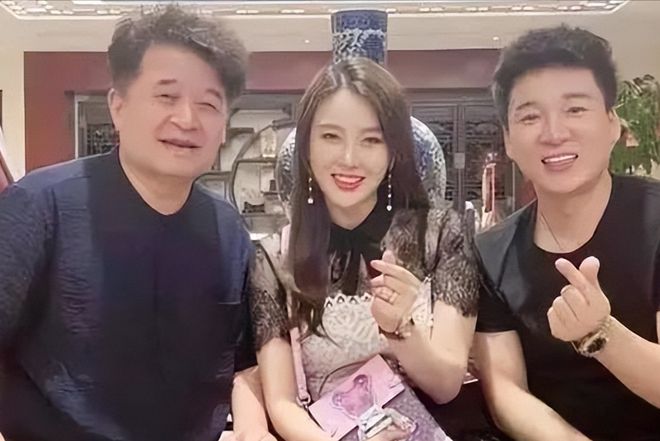 毕福剑点评智取威虎山_毕福剑酒后失言事件_毕福剑女儿毕凌不男不女争议