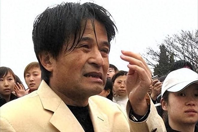 毕福剑点评智取威虎山_毕福剑酒后失言事件_毕福剑女儿毕凌不男不女争议