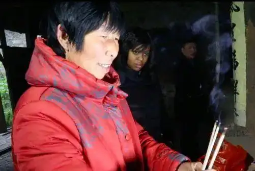 中国吸引外国人来创业_外国人在中国筑梦机遇_美国空姐放弃工作 来中国追寻功夫梦