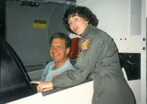 美国空姐放弃工作 来中国追寻功夫梦_中国吸引外国人来创业_外国人在中国筑梦机遇