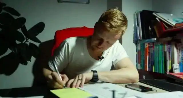 美国空姐放弃工作 来中国追寻功夫梦_外国人在中国筑梦机遇_中国吸引外国人来创业