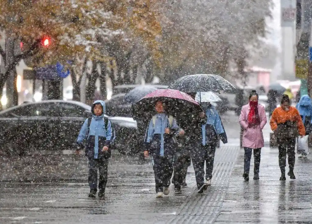 半岛聚焦丨这就下雪了？下半年来最强冷空气来袭！多地将“一夜入冬”