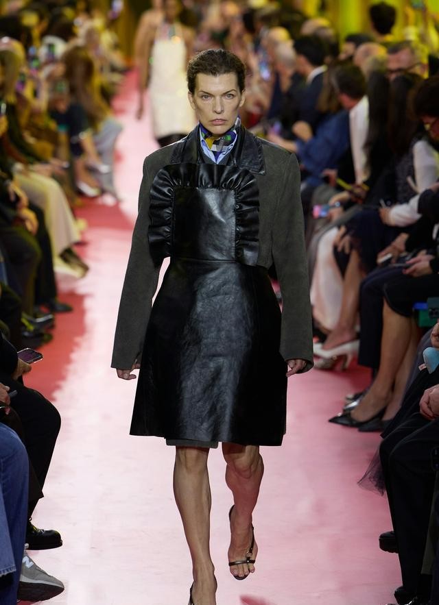 生化危机4预告片_米拉乔沃维奇 生化危机 角色不等于人生