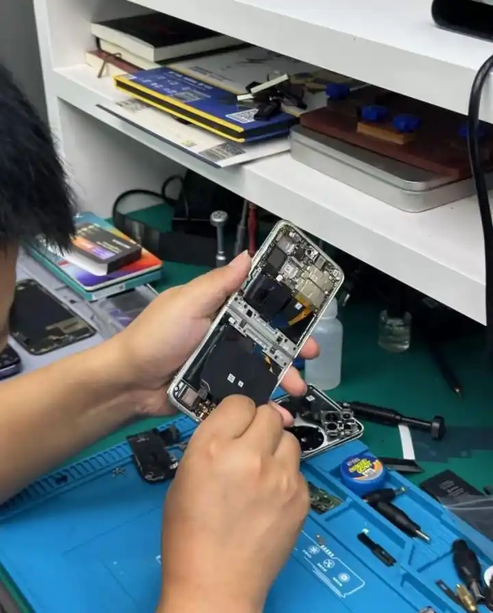 60亿部废旧手机该何去何从_手机以旧换新政策_废旧手机回收处理