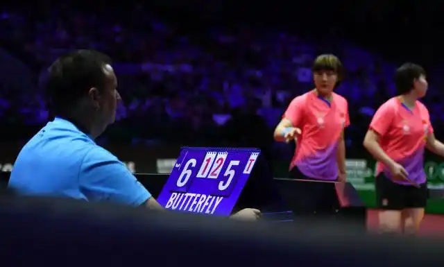 2019世界乒乓球锦标赛女双半决赛 孙颖莎王曼昱陈梦朱雨玲比赛过程_孙颖莎战胜朱雨玲 将与王曼昱争冠