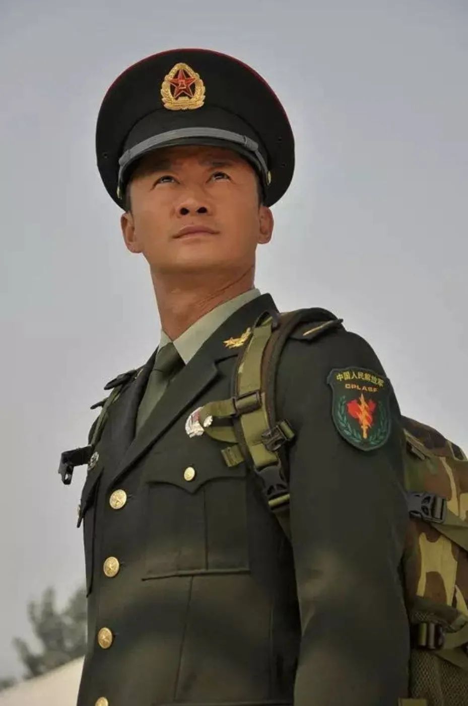 吴京演军人形象_吴京图片大全图片大全_演过军人的男星