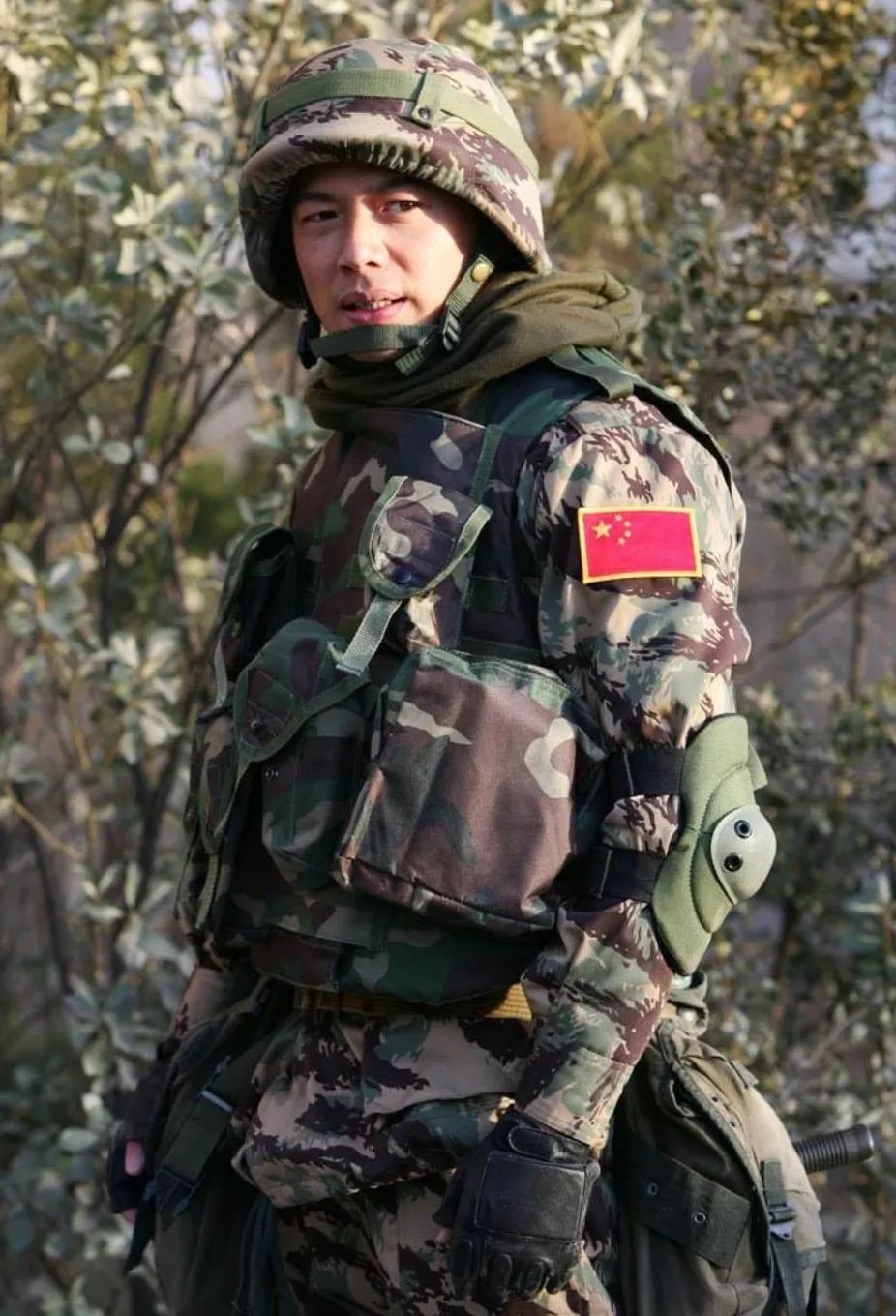 吴京图片大全图片大全_演过军人的男星_吴京演军人形象