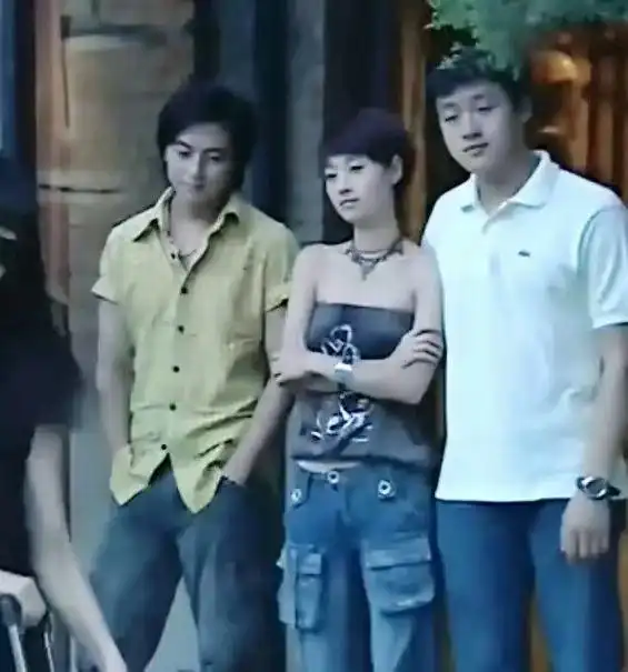 复古低腰裤_辣妹裤回潮_低腰裤图片 尴尬